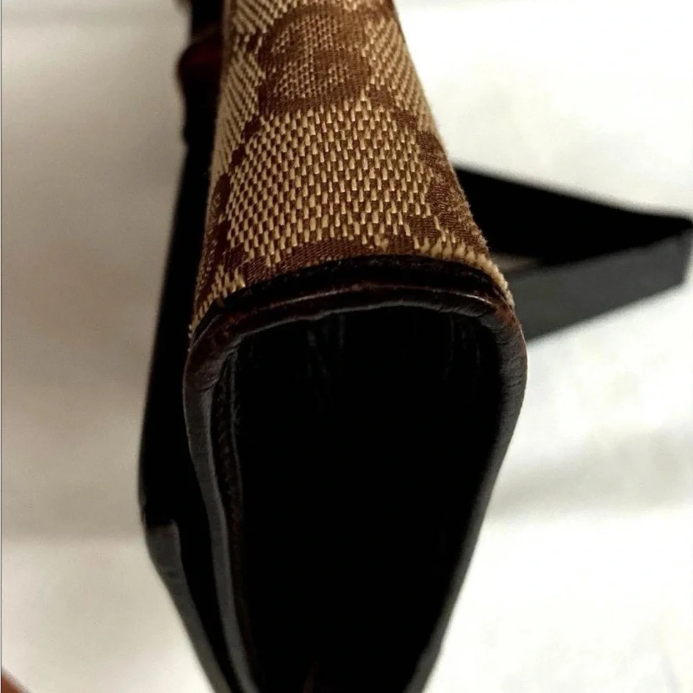 Gucci Beige and Brown Crossbody Bag - Picture 7 of 16